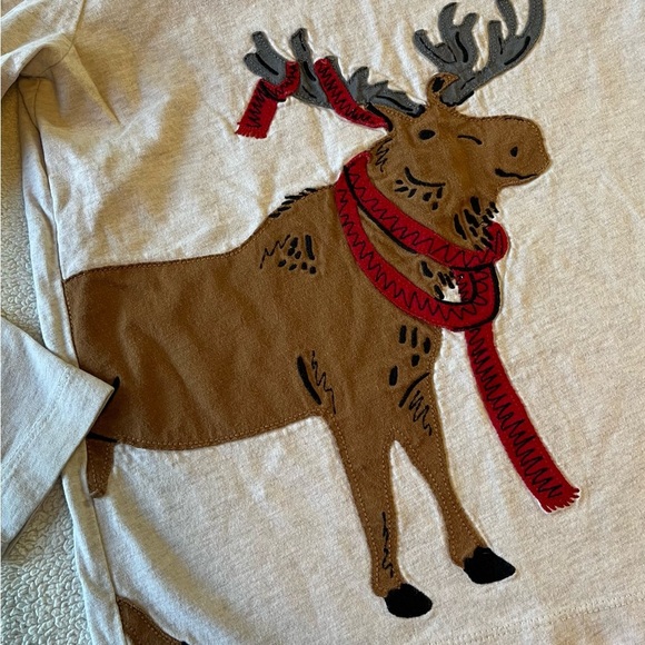 Hanna Andersson long sleeve tee, Moose w/ scarf design. Oatmeal color, Sz 130/8 - Picture 3 of 3